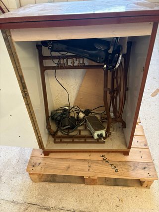 Máquina de coser Alfa antigua