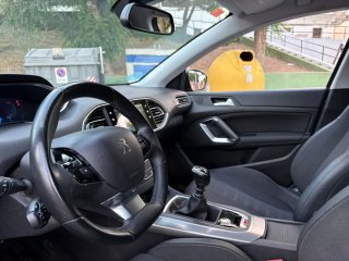 Peugeot 308 2021