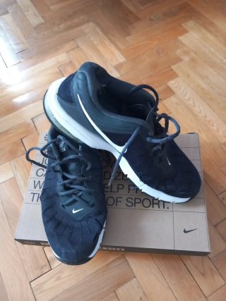 Zapatillas Nike Running Negras y Blancas