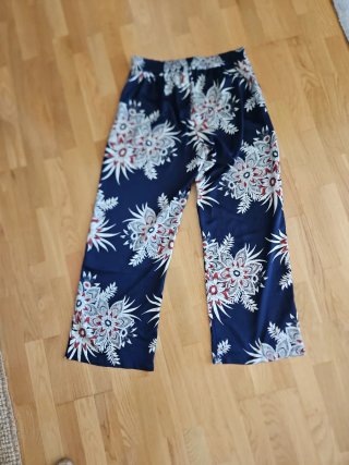 Pantalones anchos estampados