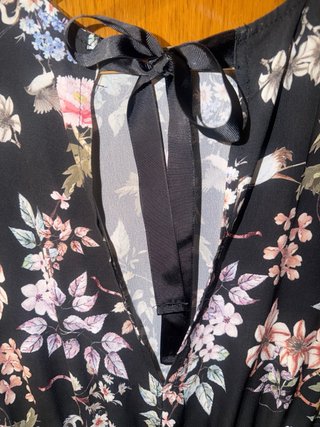 Mono corto floral negro