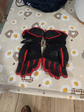 Guantes Alpinestars Gore-Tex Negros y Rojos