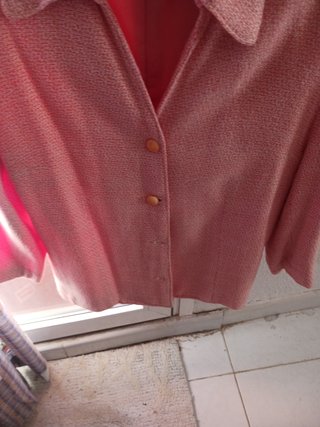 Chaqueta tipo Chanel rosa