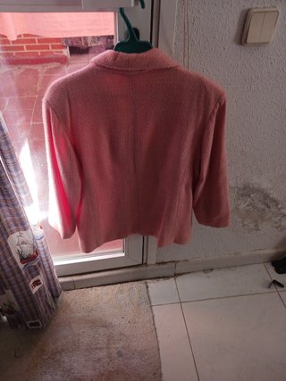 Chaqueta tipo Chanel rosa