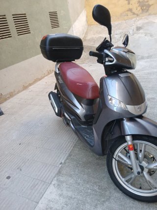Peugeot 125 Scooter Gris