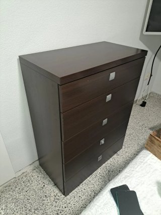 Cómoda de 5 cajones marrón
