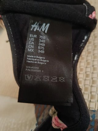 Sujetador H&M floral negro y rosa