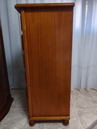 Cajonera de madera con 6 cajones