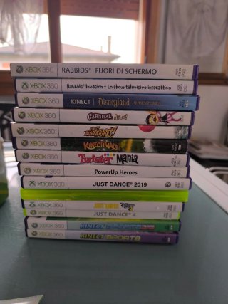 Lotto Kinect Xbox 360 con 14 giochi