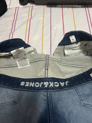 Pantalones vaqueros Jack & Jones desgastados