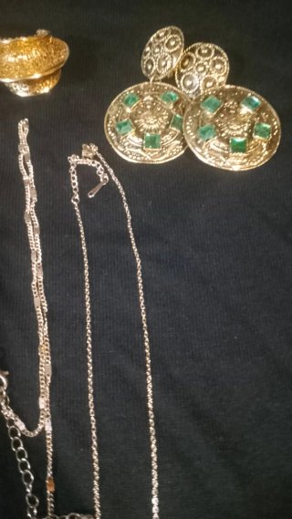 Lote de Cadenas y Anillos Dorados y Plateados