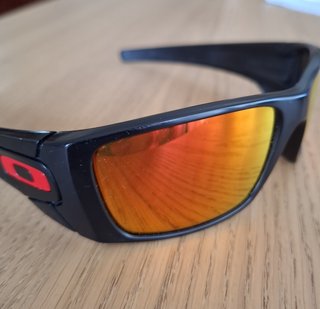 Gafas Oakley Fuel Cell Prizm Ruby Polarized