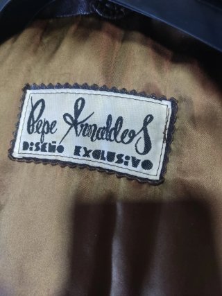 Chaquetón de cuero marrón