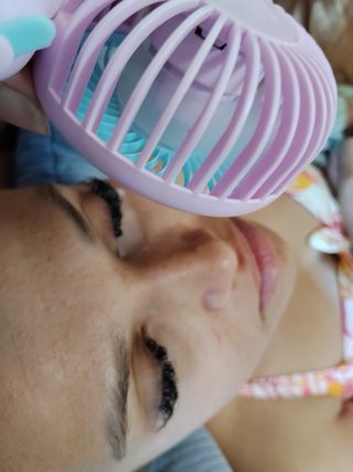 Extensión de pestañas con efecto natural