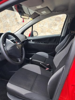 Peugeot 207 2008 con 136.000 km
