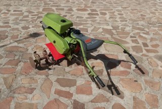 Motoazada Agria 604-D
