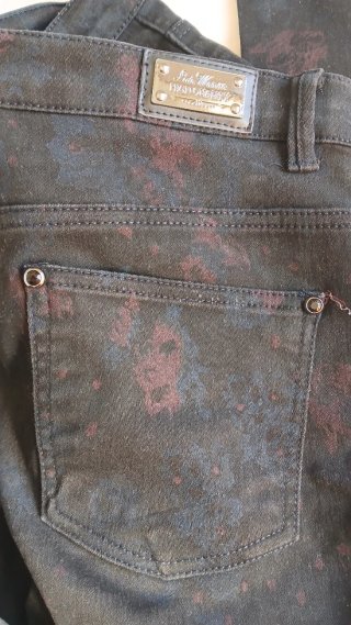 Pantalón vaquero mujer estampado