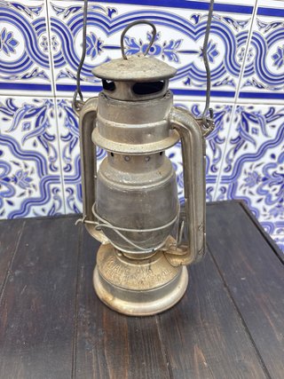 Antigua lampara de queroseno