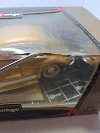 Volkswagen Kafer-Beetle 1998 Bburago Gold 1:18