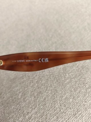 Gafas de sol Loewe marrones y negras