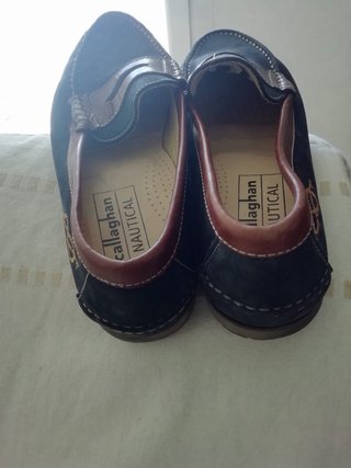 Zapatos náuticos azul marino y marrón