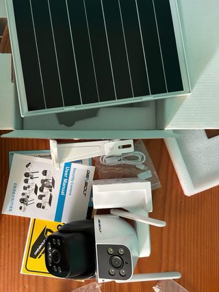 Cámara Inalámbrica GENBOLT con Placa Solar