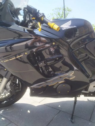Honda CBR 1000F Negra edición black