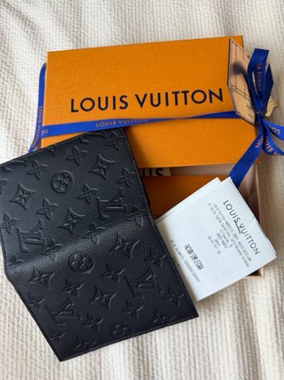 Funda Pasaporte Louis Vuitton Negra