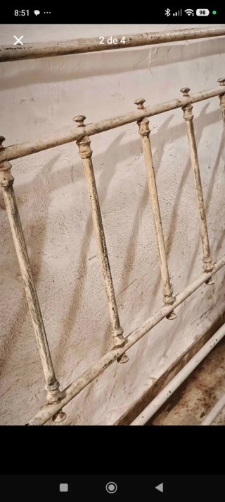Pie de cama de hierro blanco