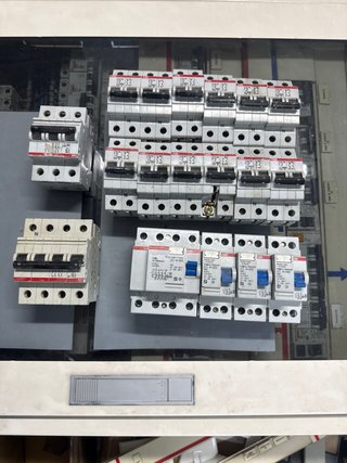 Térmicos y diferenciales ABB para repuestos