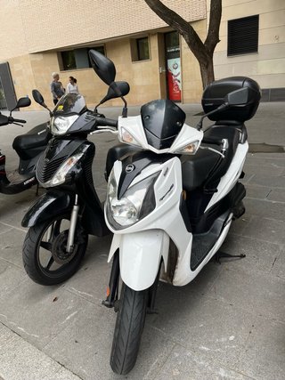 Moto SYM Symphony 50cc Blanca