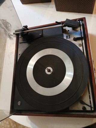 Tocadiscos Bettor EF-43 con altavoces