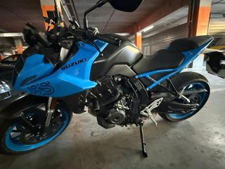 Suzuki GSX-8S Azul