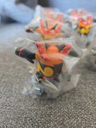 ​Lote 14 Figuras Pokémon TOMY Base Hexagonal CHIP