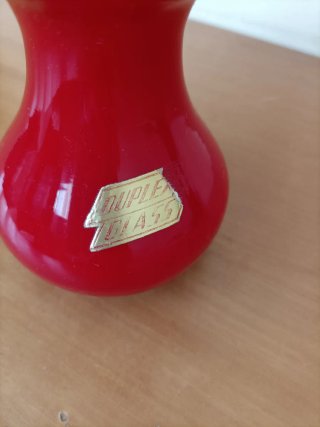 Vaso vintage in vetro rosso