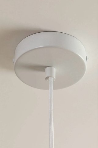 Lámpara de techo blanca con madera