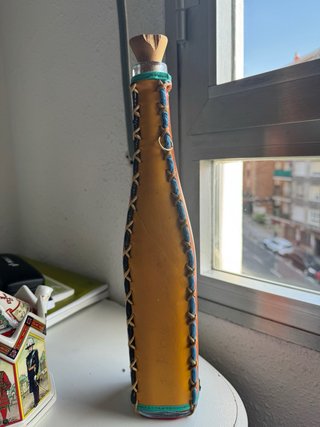 Botella decorada con Don Quijote de la Mancha
