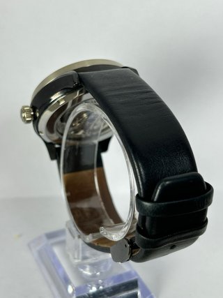 Reloj Kenneth Cole Skeleton Automático Negro