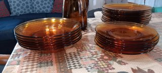 Set piatti Vereco con caraffa ambra