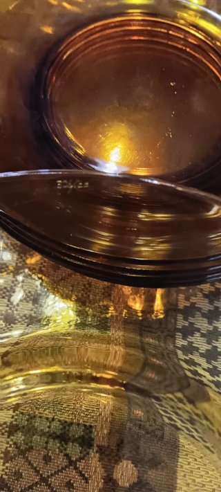 Set piatti Vereco con caraffa ambra