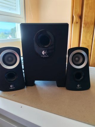 Altavoces Logitech Negros