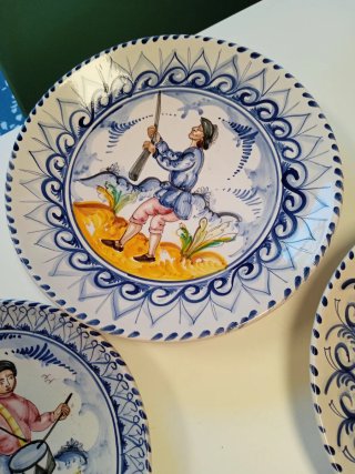 Juego de 4 platos decorativos