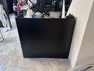 Escritorio de recepción moderno