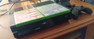 Xbox One con 4 juegos FIFA y PES