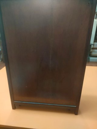 Mueble estantería madera miniaturas