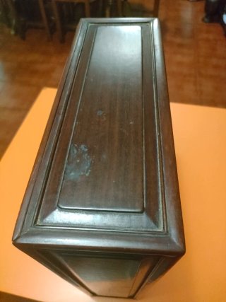 Mueble estantería madera miniaturas