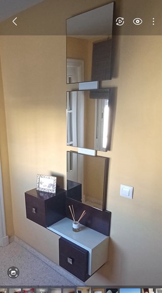 Recibidor moderno con cajones y espejo