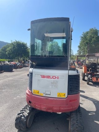 Retroexcavadora Takeuchi TB216R
