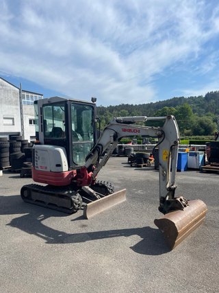 Retroexcavadora Takeuchi TB216R