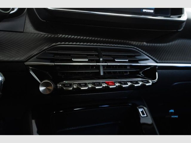 Peugeot 2008 Active Puretech 100 S&S BVM6 (2022)